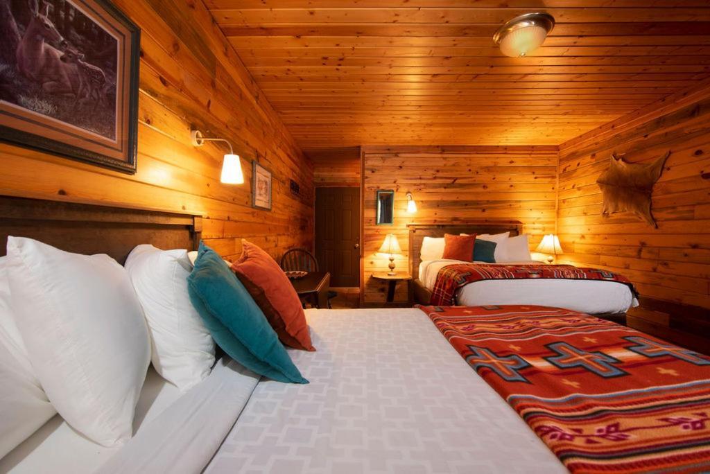 Lochsa Lodge Lolo Екстериор снимка